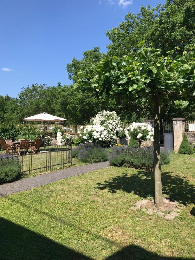 Ferienwohnung Altes Pfarrhaus Mit Flair Und Moselblick Браунеберґ Екстер'єр фото