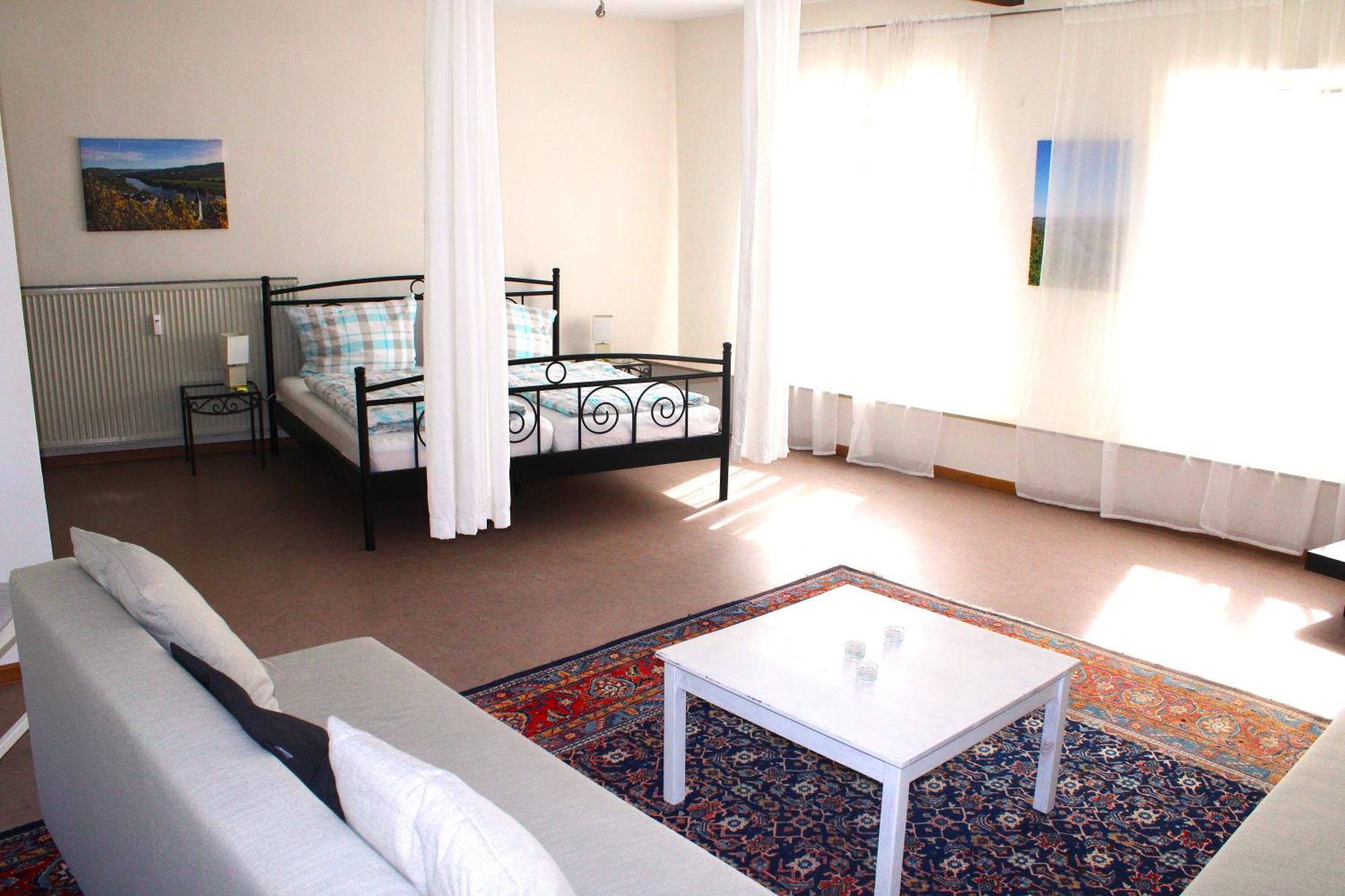 Ferienwohnung Altes Pfarrhaus Mit Flair Und Moselblick Браунеберґ Екстер'єр фото